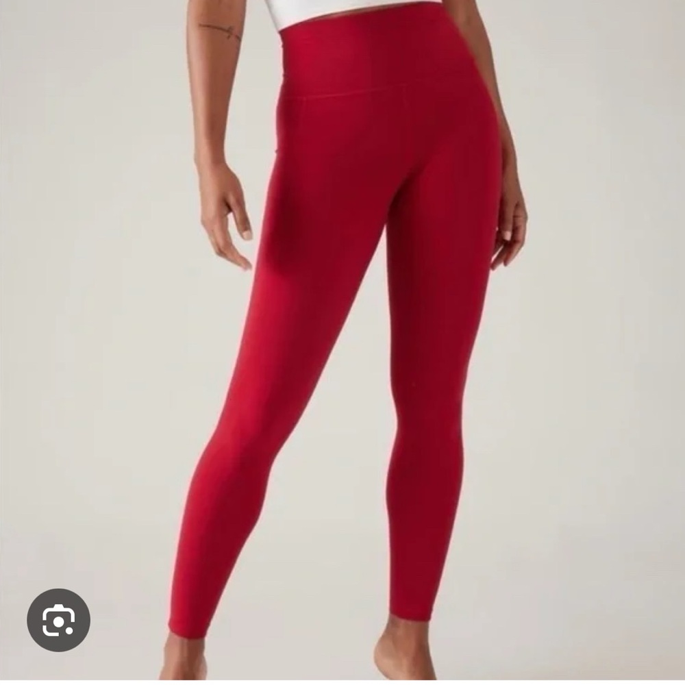 NWT Athleta salutation stash pocket tight. Red. XL
